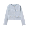 Veste en tweed bleu clair pour femme avec col rond et boutons dorés sur fond blanc - Bleu clair