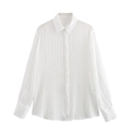 Elegante camisa blanca de manga larga con textura plisada vertical y cuello clásico de botones - XS / Blanco