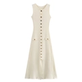 Elegantes ärmelloses Strickkleid in Creme mit Goldknöpfen und vertikalem Rippenmuster - S / Gebrochenes Weiß
