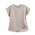 Dettaglio ravvicinato del top in raso champagne con eleganti arricciature laterali e seta - Top Champagne