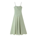 Elegantes minzgrünes Satin-Maxikleid mit dünnen Trägern und modischem ausgestelltem Saum - XS / Grün
