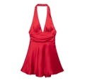 Detail des roten Satin-Neckholder-Kleides mit Taillenfalten und seidiger Textur - XS / Rot