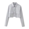 Dettaglio camicia cropped grigio chiaro stile utility con tasche a patta e colletto polo - XS / Bianco Sporco