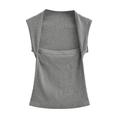 Haut en maille côtelée gris foncé pour femme avec col carré et design superposé tendance - S / Gris