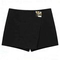 Gonna-pantalone nera a vita alta da donna con sovrapposizione asimmetrica e fibbia dorata - XS / Nero