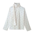 Chemisier à pois à manches longues avec col montant à nouer et coupe fluide élégante - S / Blanc à pois noirs