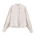 Camicia da donna a righe con maniche a sbuffo e scollo rotondo in stile minimalista - XS / Top a righe