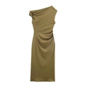 Vestido midi asimétrico ajustado en satén verde oliva con elegantes detalles fruncidos - S / verde oliva