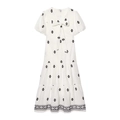 Robe midi blanche en coton avec broderie florale, manches bouffantes et jupe à étages - XS / Style Broderie Florale (FH068) / Blanc