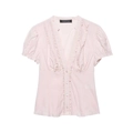 Detail eines hellrosa V-Ausschnitt-Shirts mit Rüschenbesatz und Puffärmeln für Damen - XS / Rosa