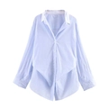 Camisa de rayas azules con dobladillo asimétrico de capas y cuello blanco en contraste - XS / Azul