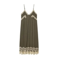 Robe caraco vert olive à col en V avec bordure en dentelle blanche et texture plissée - XS / vert olive