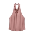 Détail d'un élégant top dos nu en satin avec col bénitier drapé et fermeture à boutons - Rose Poudré