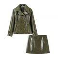 Elegante completo due pezzi in ecopelle verde oliva con giacca corta e minigonna - Taglia S / Verde