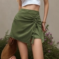 Minigonna a portafoglio verde oliva con frange e design asimmetrico per l'estate - S / Verde Militare
