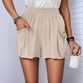 Beige Damen-Leinen-Shorts mit elastischem Hochbund und großen seitlichen Taschen - S / Aprikose