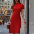 Elegante abito rosso a pieghe con vita alta e maniche corte con volant raffinati - M / Rosso