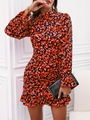 Dettaglio vestito elegante con stampa a cuori, design increspato e polsini con volant - S / Rosso