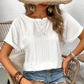 Détail de la broderie anglaise ajourée blanche sur le haut à manches courtes pour femmes - S / Hauts / Blanc