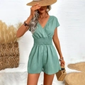 Damen Jumpsuit in Minzgrün mit Rippmuster, V-Ausschnitt, elastischer Taille und Schleife - M / Bohnengrün