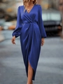 Robe élégante en satin bleu roi à manches longues avec col en V et fente latérale - S / Bleu saphir
