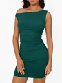 Detailaufnahme der Raffung und Plissee-Stoffstruktur am dunkelgrünen schulterfreien Kleid - S / Dunkelgrün
