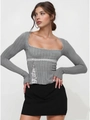 Top in maglia grigio a maniche lunghe con scollo quadrato e finiture in pizzo bianco - S / Grigio chiaro
