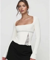 Dettaglio di top a scollo quadrato con patchwork in pizzo e trama a coste sottili - S / Bianco