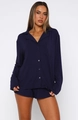 Detail of dark blue long-sleeve pajama shirt with button-down collar and chest pocket - S / Dark Blue