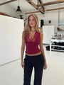 Canotta slim bordeaux con patchwork in pizzo e scollo a V profondo per moda estiva - S / Rosso Scuro