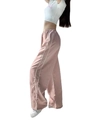 Detalle de pantalones deportivos rosas de pierna ancha con rayas blancas y cordón ajustable - S / Rosa