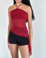 Détail du haut licou rouge transparent avec ourlet irrégulier à volants et maille multicouche - Maille Rouge