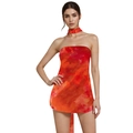 Detail eines roten geblümten Bandeau-Minikleids mit Choker und abstraktem Muster - Orangerot Abstrakt