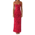 Eng anliegendes langes rotes Halterkleid mit feiner Blumenstickerei und Seitenschlitz - S / Rot