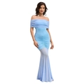 Detalle del vestido sirena azul claro con hombros descubiertos y corpiño fruncido de tul - S / Azul claro
