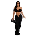 Details des schwarzen Zweiteilers mit trägerlosem Crop-Top und gerafftem High-Waist-Rock - Schwarz