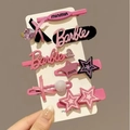 Vue détaillée des barrettes à cheveux rose et noir avec logo Barbie et motifs d'étoiles - Style Cœur Nœud Étoile Lettre (25) / Combo Fille Rose Noir