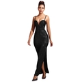 Details der schimmernden schwarzen Pailletten und hoher Beinschlitz am Abendkleid - S / Schwarz