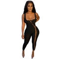 Detailansicht eines schwarzen ärmellosen Jumpsuits aus Rippstrick mit sexy Schnürung - XL / Schwarz