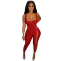 Detail eines dunkelroten gerippten Overalls mit sexy Schnürung und tiefem U-Ausschnitt-Design - 2XL / Rot