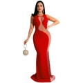 Détail d'une robe sirène rouge sans manches avec tulle et ornements de perles - XL / Rouge