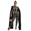 Détail de la combinaison en maille noire avec strass et cape d'épaule longue au sol - 2XL / Noir