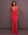 Elegantes ärmelloses rotes Maxikleid mit tiefem V-Ausschnitt, hohem Schlitz und Taillenfalten - S / Rot