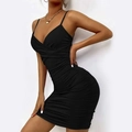 Mini robe noire moulante et froncée avec col en V et fines bretelles pour femme - Noir