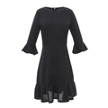 Vestido negro línea A con mangas acampanadas de volantes y dobladillo escalonado - S / Negro