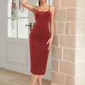 Robe midi moulante rouge élégante avec fines bretelles réglables et coupe cintrée - Rouge