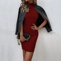 Robe pull rouge moulante à col roulé avec veste en cuir noir tendance - XS / Bordeaux