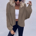 Damen Oversize Grobstrickjacke in Kaffeebraun mit Fledermausärmeln und Manschetten - S / Hellbraun