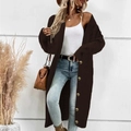 Dunkelbraune Strickjacke für Damen mit Zopfmuster, V-Ausschnitt und goldenen Knöpfen - S / Kaffeebraun