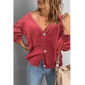 Damen Strickjacke mit V-Ausschnitt in Rosa mit Noppenstrick an den Ärmeln und Knöpfen - S / Rosenrot